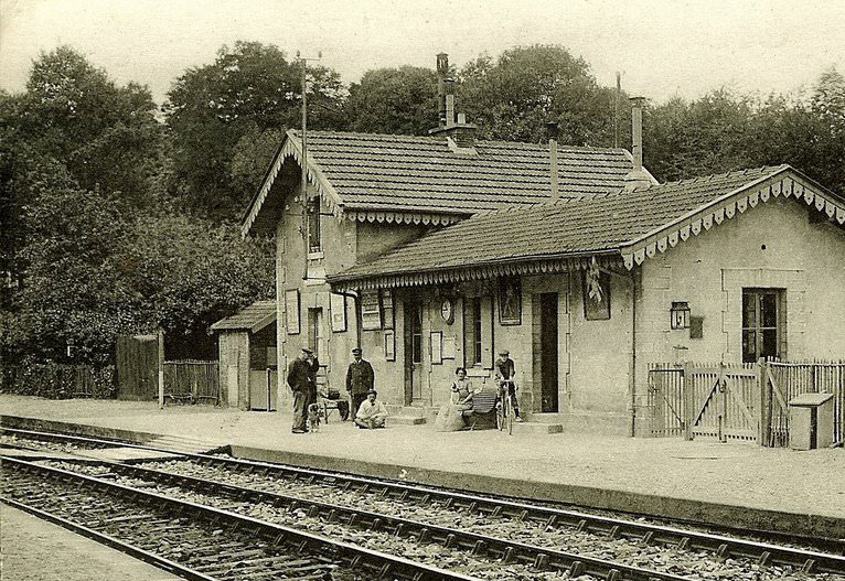 Vue de la gare de L'Etang-la-ville
